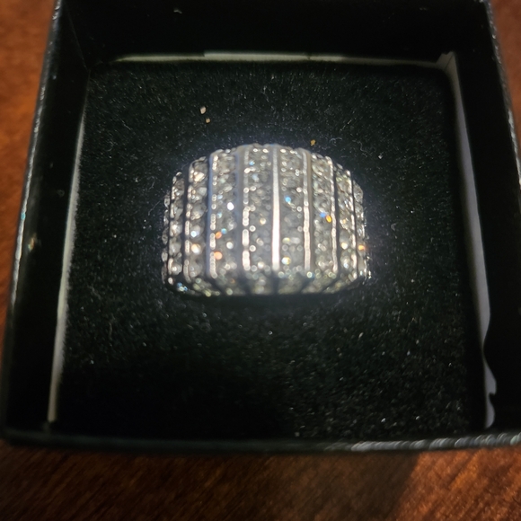 Cocktail ring with ten rows of stunning cubic zirconia stones. - Picture 8 of 9